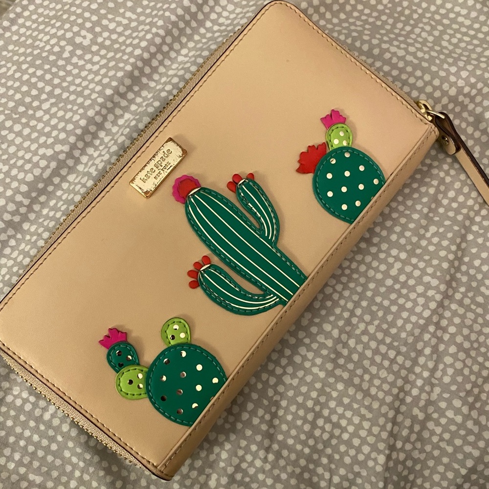 Kate Spade Neda New Horizons wallet 🌵